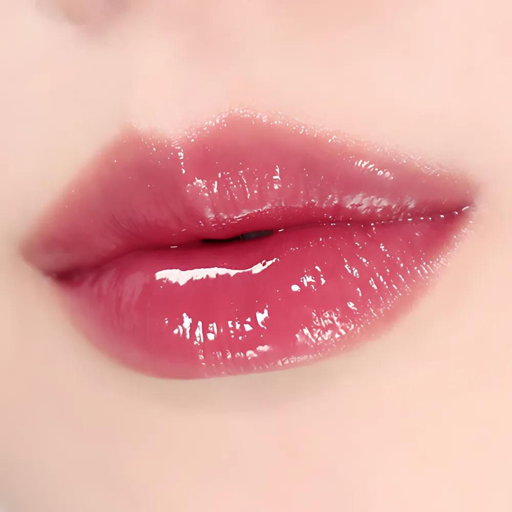 Sim;plain Dewy Volume Tint 3.5g in 05 Fig Cotta Shade.