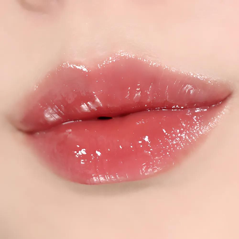 Sim;plain Dewy Volume Tint 3.5g in 06 Ruddy Beige Shade.