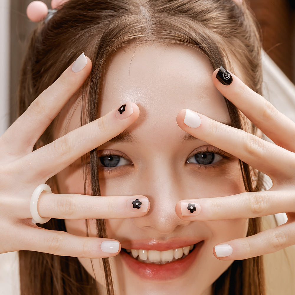 MUZMAK Nail Tips 36pcs #Smile Flower(Short Square)