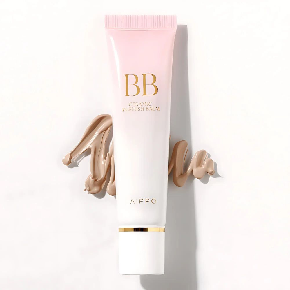 Formulated with soothing ceramic complex and skin-friendly ingredients, it provides hydration, balances oil levels, and helps protect the skin barrier.