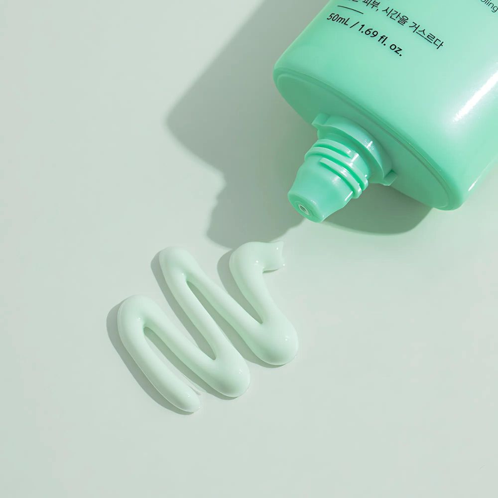 Enriched with nourishing ingredients like centella asiatica and panthenol, it not only shields the skin from sun damage but also soothes and hydrates, helping to calm sensitive or irritated skin.