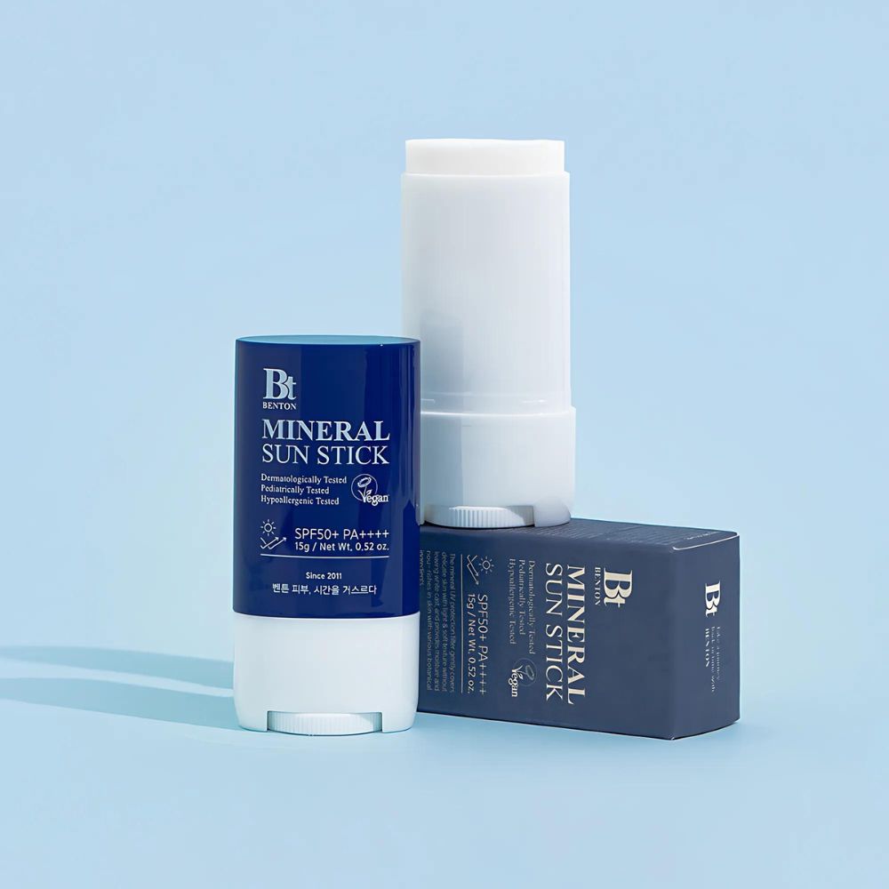 Formulated with mineral UV filters such as zinc oxide and titanium dioxide, this sun stick provides broad-spectrum protection against UVA and UVB rays.