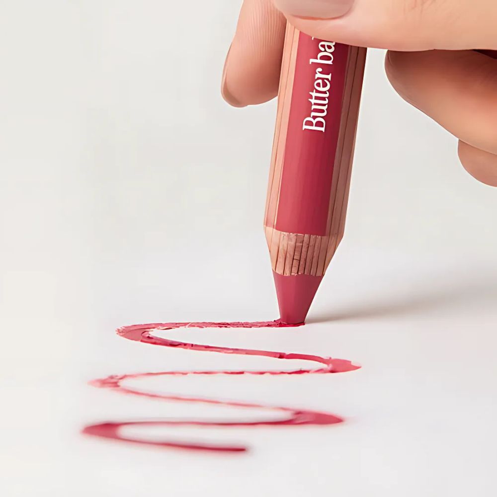 Formulated to keep lips soft and moisturized, the Butter Balm Crayon delivers rich pigmentation with a comfortable, non-drying feel.