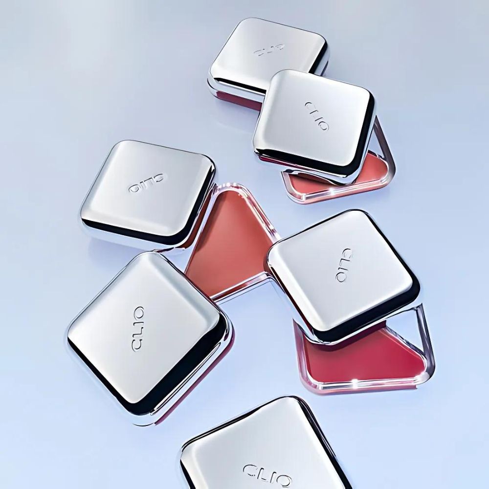 Discover the convenience and beauty of CLIO Essential Lipcheek Tap
