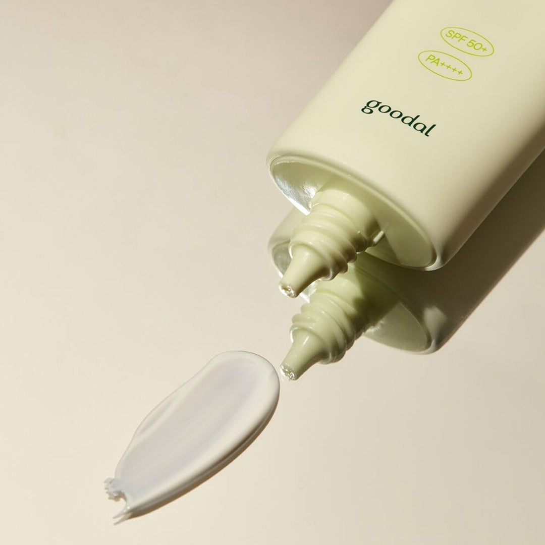 It provides broad-spectrum protection against harmful UVA and UVB rays while soothing and calming sensitive skin.