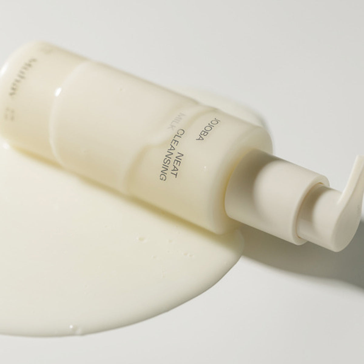 Muhav Jojoba Neat Cleansing Milk 200ml