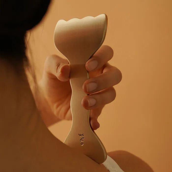 NOTDAM Bangjja Brassware Tulip Scalp Gua Sha Massager con regalo de Jeogori de cortesía