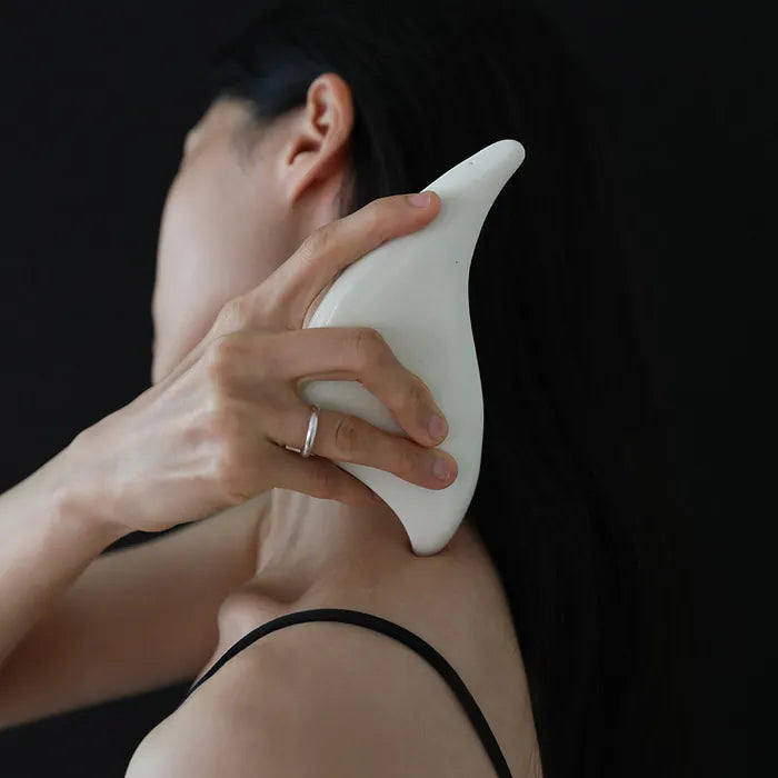 Oikeiosis Museum Rotund Ceramic Gua Sha (Triangular)