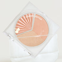 Compact 8.2g PERIPERA V Highlighter in shimmering champagne shade for radiant skin.