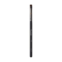 The Piccasso 798 Flat Eyeliner Brush is designed for precision and versatility in eyeliner application.