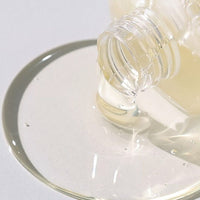 The shampoo provides gentle yet effective cleansing, removes impurities, and balances the scalp’s natural oils.