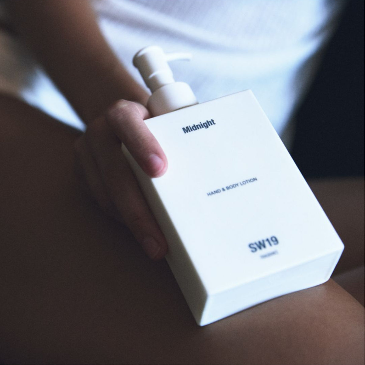 SW19 Midnight Hand & Body Lotion 275ml