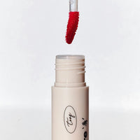 The water-blur texture gives a natural, fresh look while offering a comfortable, non-sticky wear.