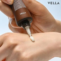 Specifically formulated for the neck area to improve skin texture and firmness.