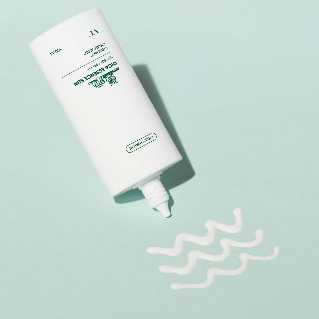 VT Cosmetics Cica Essence Sun 100ml SPF50+PA ++++