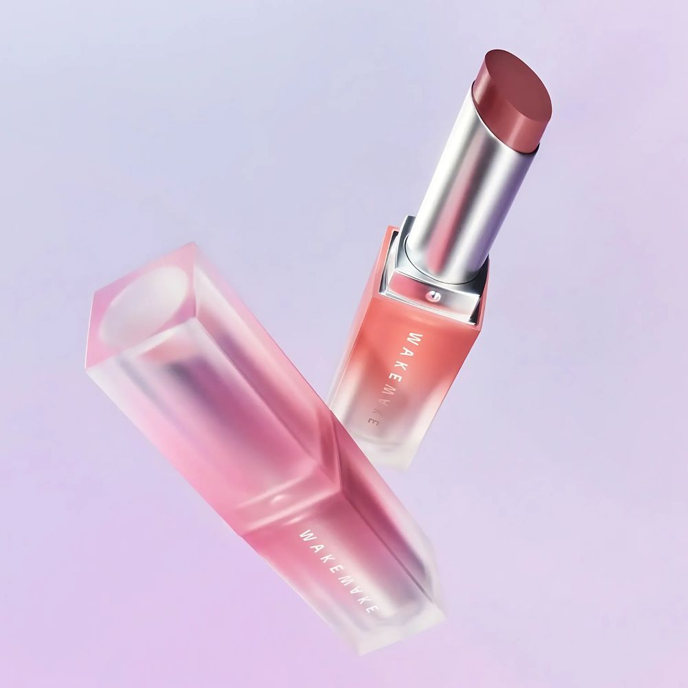 The Sheer Blurring Matte Stick glides effortlessly onto the lips, creating a blurring effect that softens the appearance of fine lines and textures for a seamless, airbrushed look.