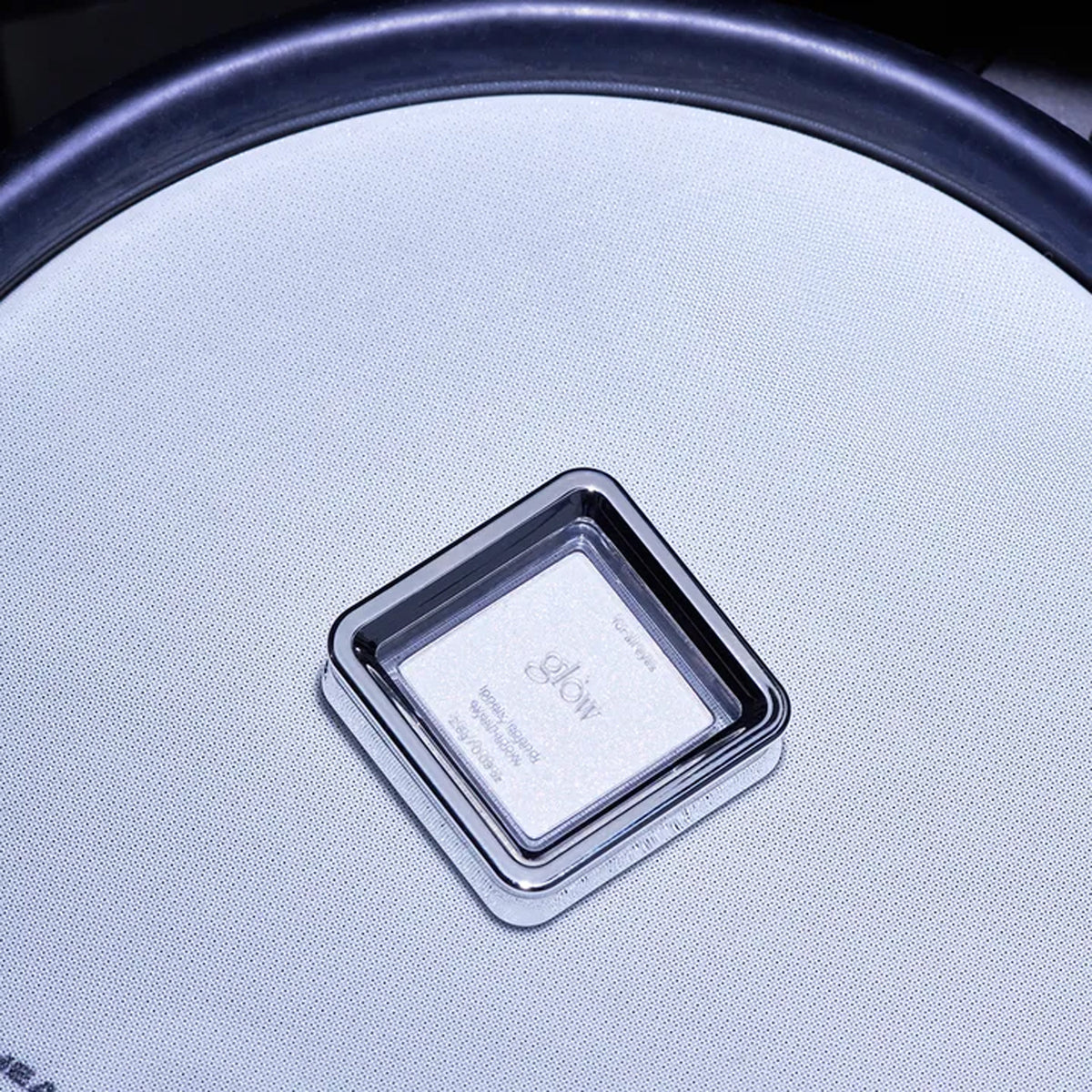 glow Lonely Legend Eyeshadow 3 Colors