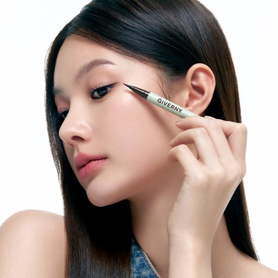 GIVERNY Milchak Pen Liner 0.6g