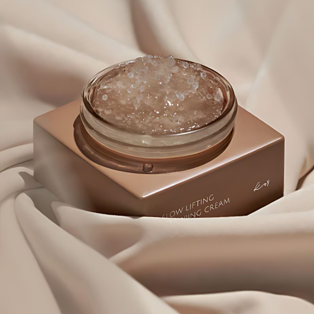 This cream is formulated with powerful ingredients that target sagging skin, fine lines, and wrinkles, helping to improve skin elasticity and texture.