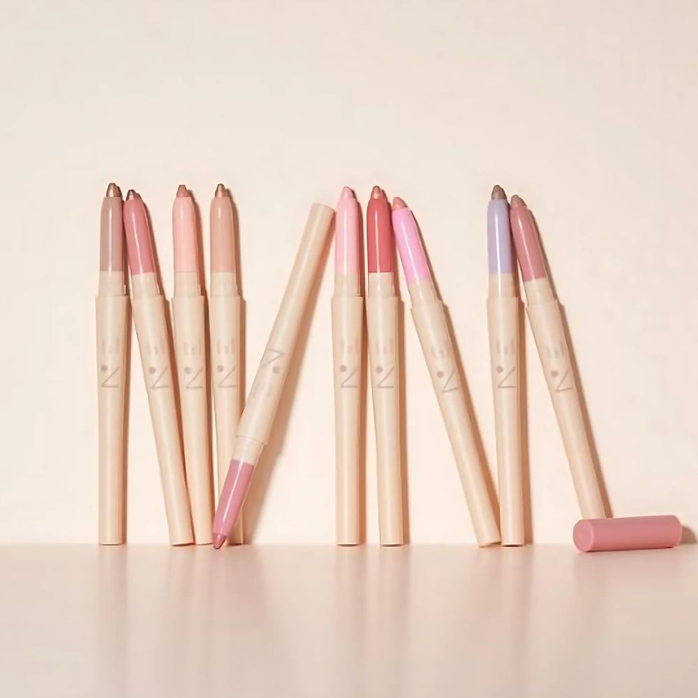 Available in 10 flattering colors, this dual-ended product helps you effortlessly define and highlight the delicate under-eye area for a soft, eye-brightening effect.