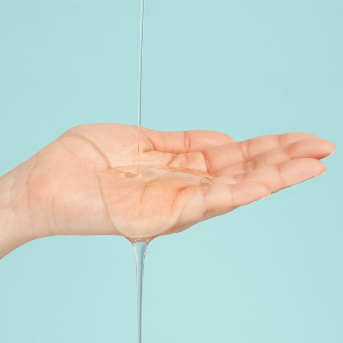 An image of hand with numbuzin No.1 Pantothenic B5 Active Soothing Serum 50ml