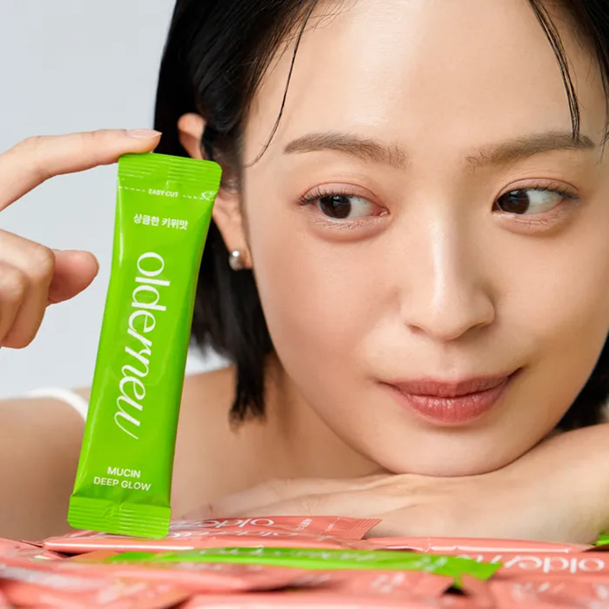 oldernew Mucin Deep Glow (Kiwi Flavor) - 20g x 20 Sticks (2 Boxes)