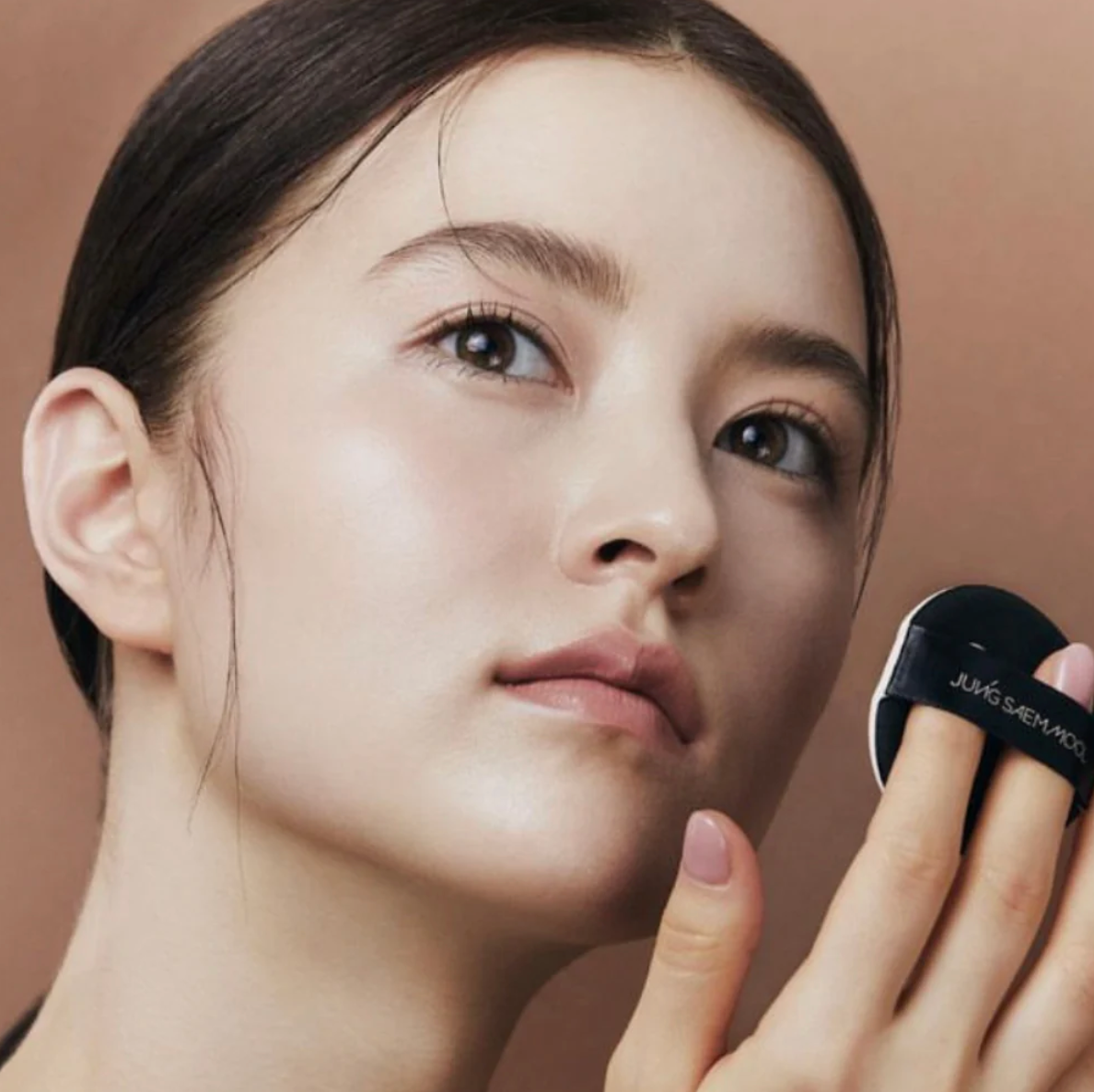 Flawless Beauty Unveiled: The Allure of JUNG SAEM MOOL Essential Skin Nuder Long Wear Cushion
