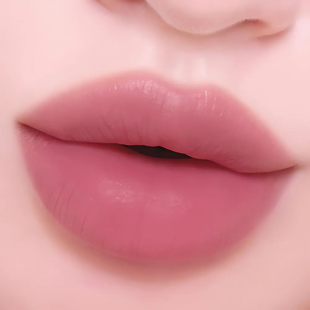 CLIO Hug Blur Tint 3.1g in 03 Precious Lavender Shade.