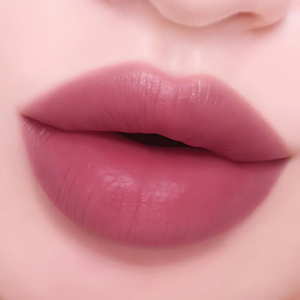 CLIO Hug Blur Tint 3.1g in 08 Gentle Hug Plum Shade.