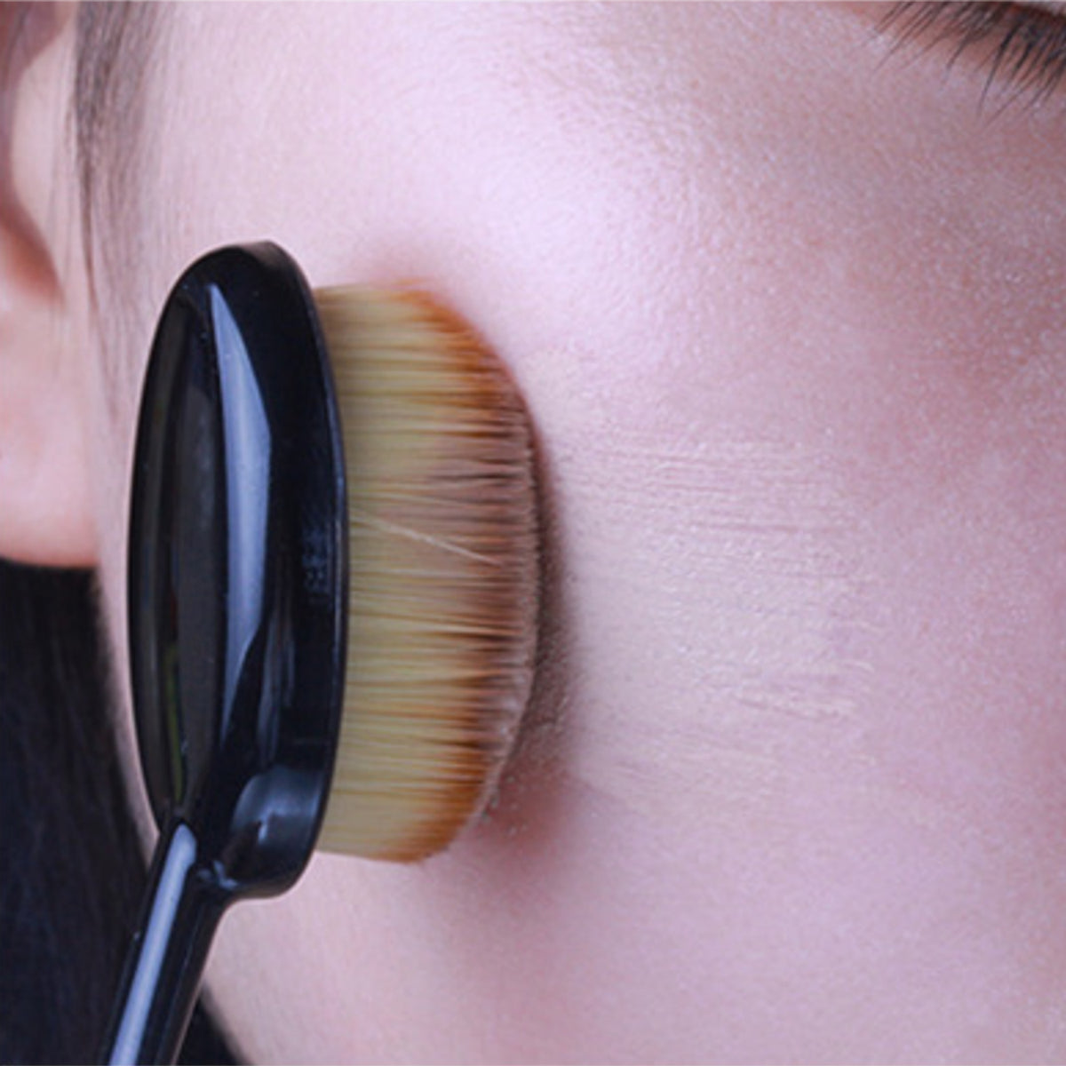 CORINGCO Artist's Seamless Foundation Brush