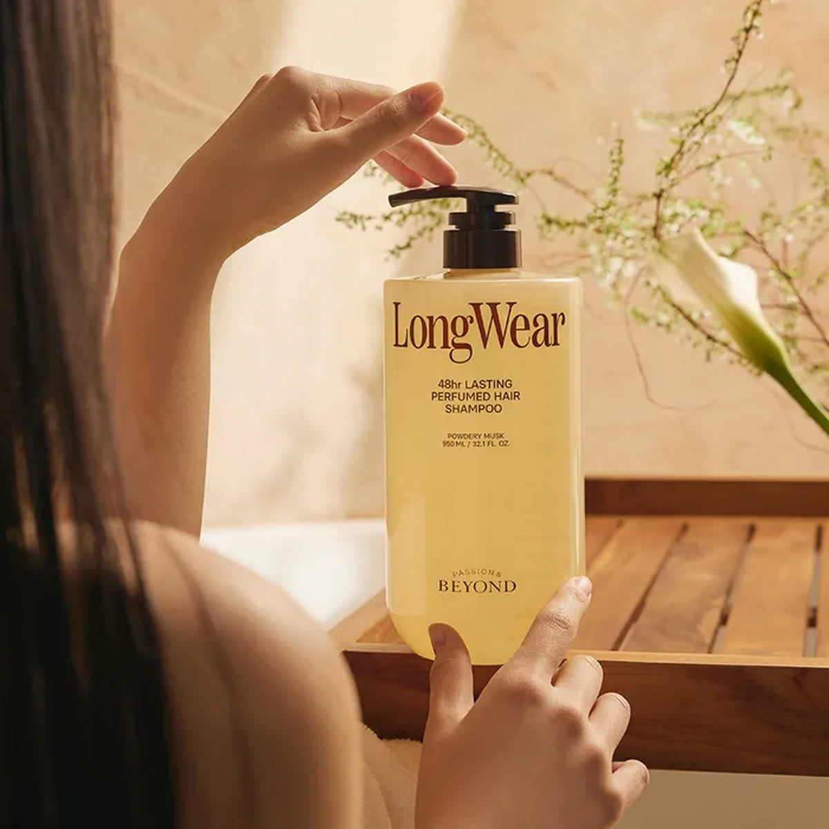 BEYOND Longwear Perfumed Hair Shampoo Powdery Musk 950ml