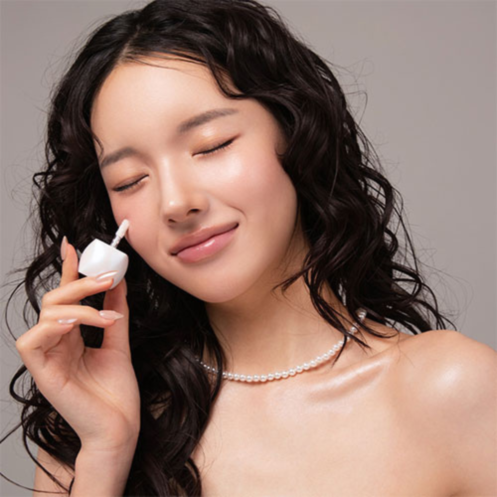 BLESSED MOON Veil Melting Glass Highlighter 01 Diamond Dust 3.8g