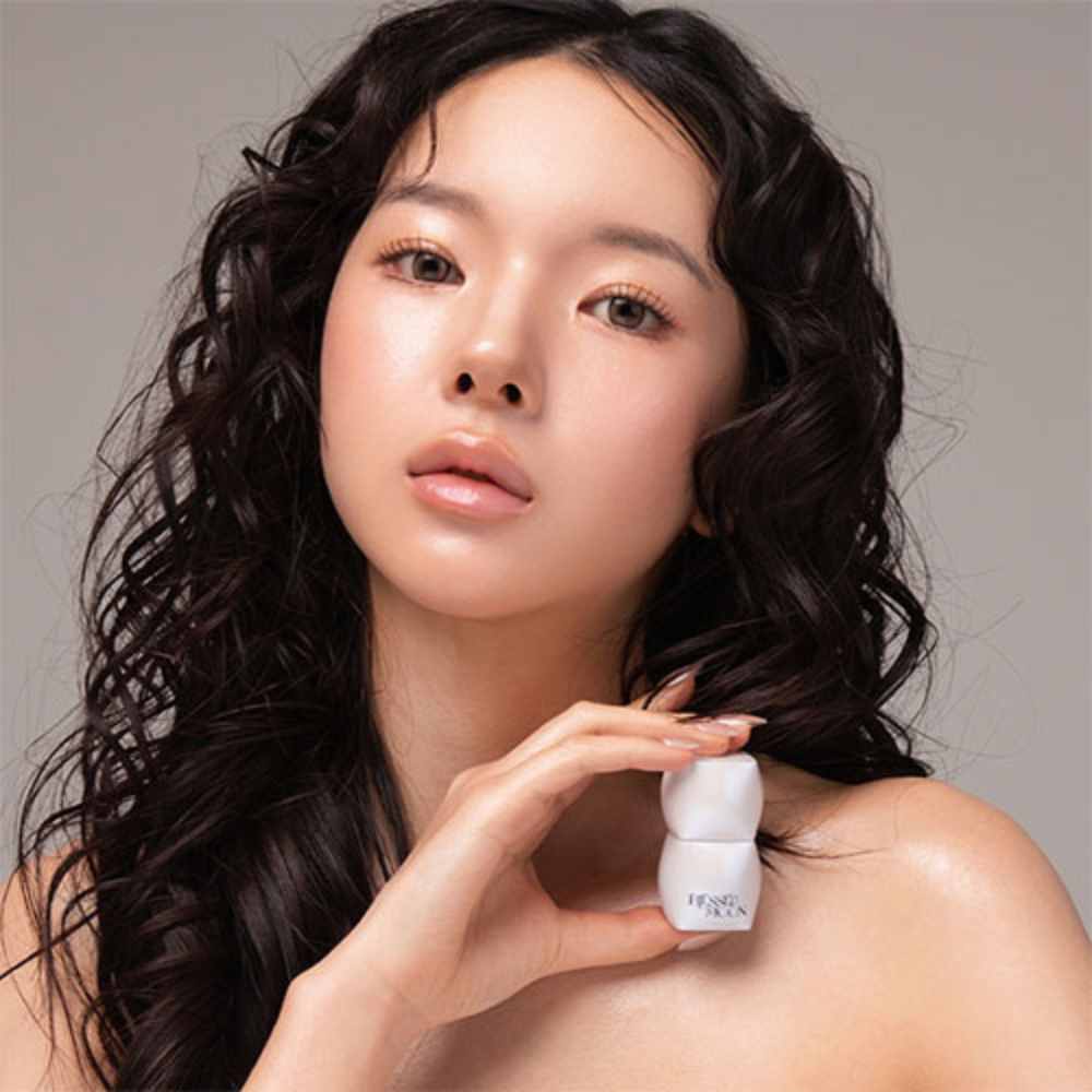 BLESSED MOON Veil Melting Glass Highlighter 01 Diamond Dust 3.8g