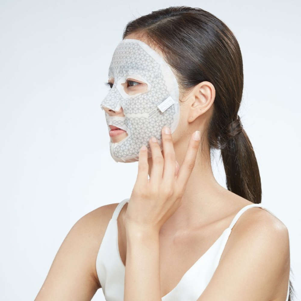 FRANZ Jet Plus Microcurrent Facial Dual Mask, 25ml each in a 2-pack, provides microcurrent treatment for glowing skin.