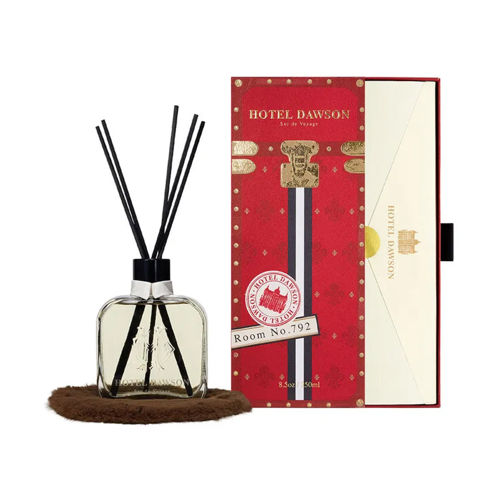 HOTEL DAWSON Sac De Voyage Room Diffuser (250ml) - Smoky Bourbon Whisky Scent (Main Diffuser + Fur Coaster + 5 Reed Sticks Set)