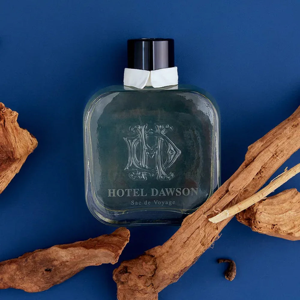 HOTEL DAWSON Sac De Voyage Room Diffuser (250ml) - Smoky Bourbon Whisky Scent (Main Diffuser + Fur Coaster + 5 Reed Sticks Set)