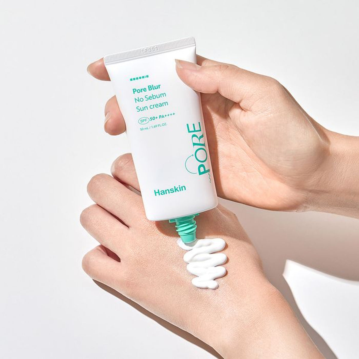 Hanskin Pore Blur No Sebum Sun Cream SPF50+ PA++++ 50ml