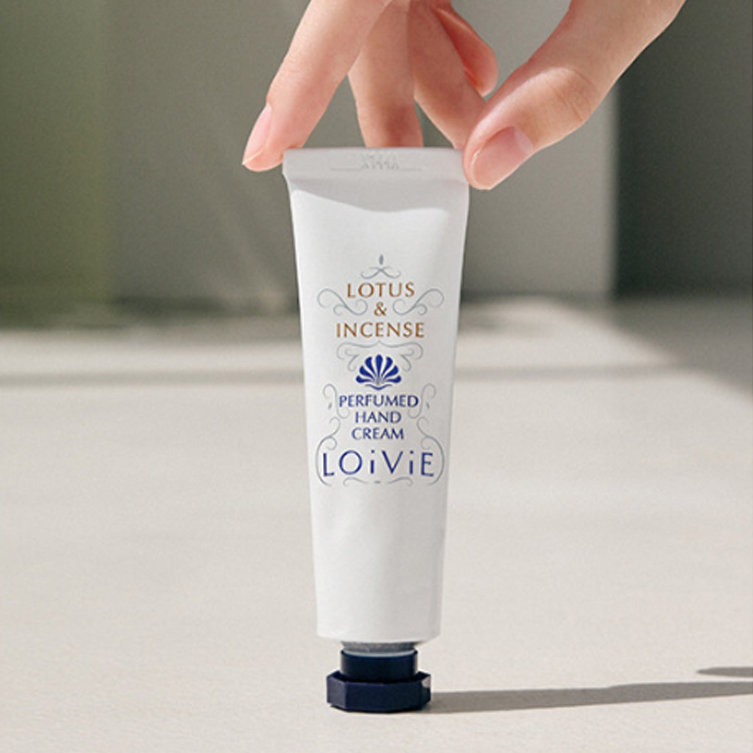 LOiViE_Lotus_Incense_Perfumed_Hand_Cream_35ml-4.jpg