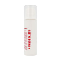 Provides deep and long-lasting hydration, keeping the skin moisturized and plump.
