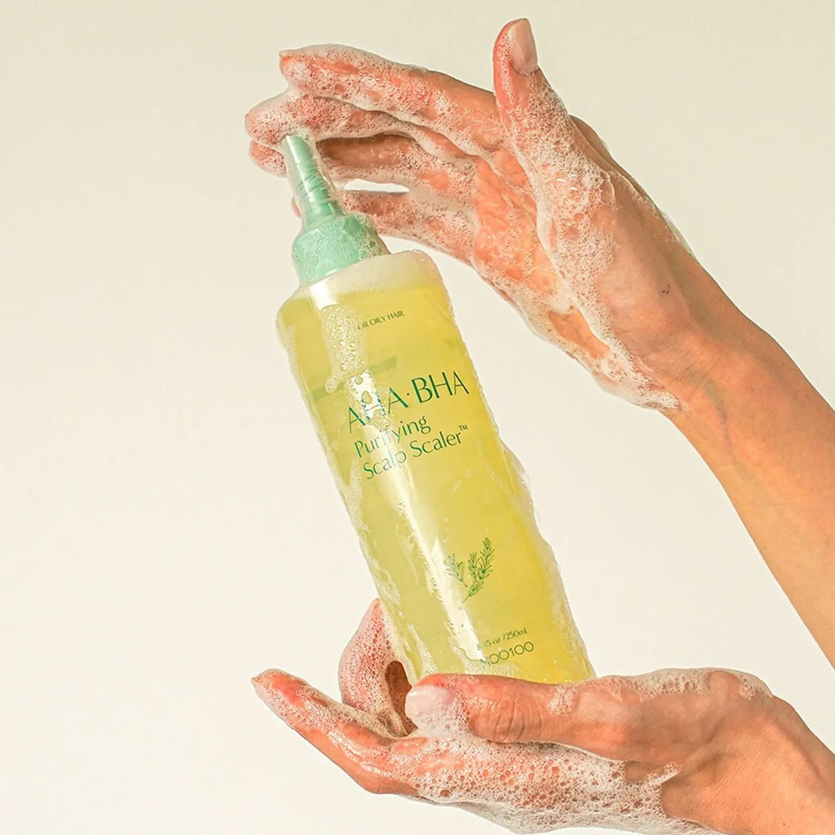 MOO100 AHA·BHA Purifying Scalp Scaler 250ml