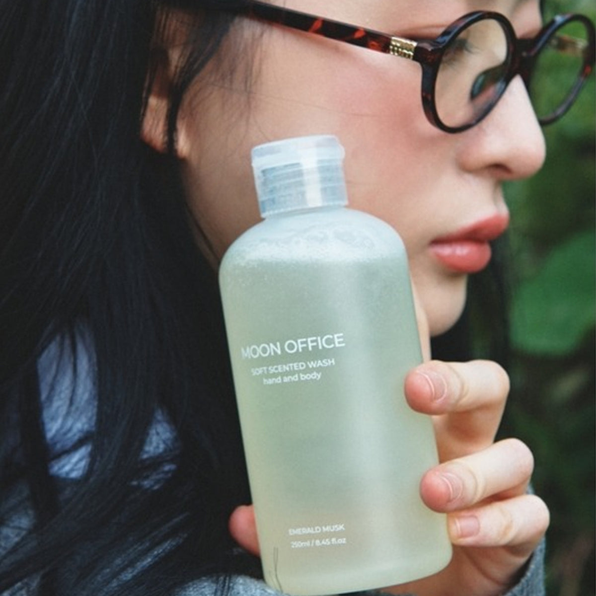 MOON OFFICE Emerald Musk Hand & Body Wash 250ml