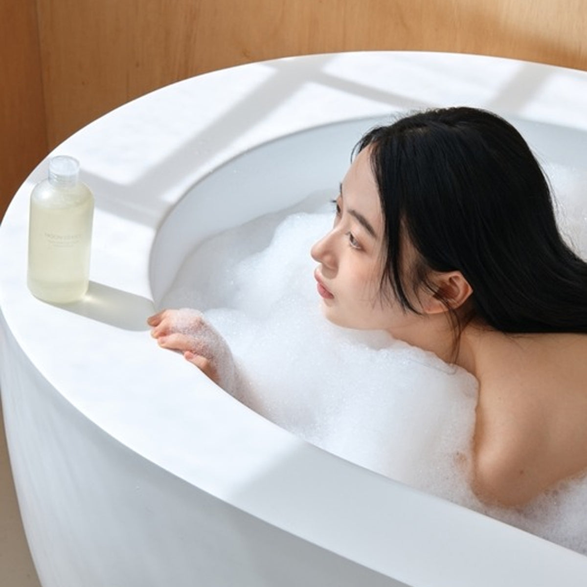 MOON OFFICE Emerald Musk Hand & Body Wash 250ml