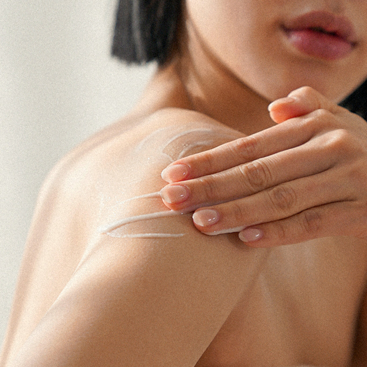 Month & Days Le Blanc Perfume Body Lotion Cotton Powder 500ml