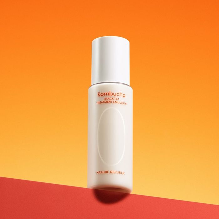 NATURE REPUBLIC Emulsión de tratamiento de té negro kombucha 130 ml