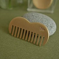 NOTDAM BANGJJA Brassware Apple-Comb Gua Sha peine con regalo de jeogori de cortesía