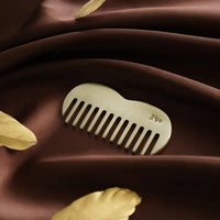 NOTDAM BANGJJA Brassware Apple-Comb Gua Sha peine con regalo de jeogori de cortesía