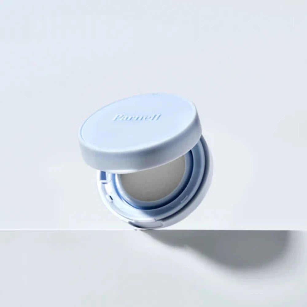 Infused with glacial water and a biome complex, this cushion helps to hydrate, soothe, and protect the skin, making it perfect for those with oily or combination skin. 