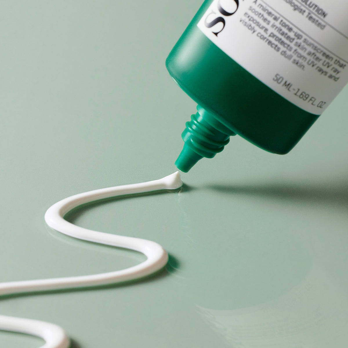 SOME BY MI Trueecica mineral calmante tono solar rema SPF50+pa ++++ 50ml