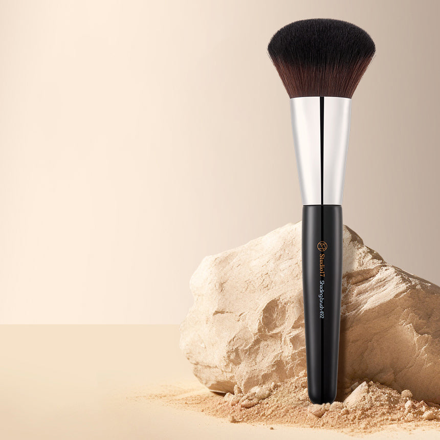 Studio17 Chin Shading Brush 492