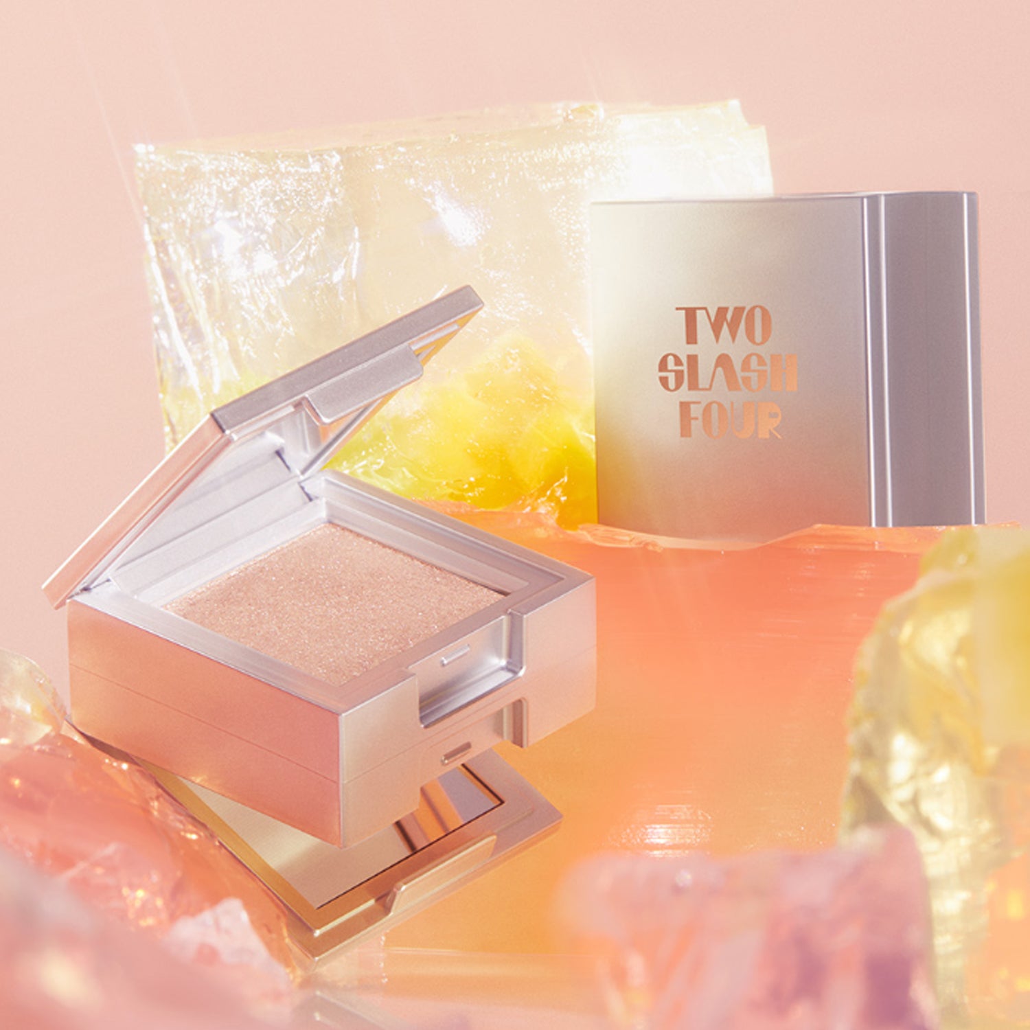 TWO SLASH FOUR Strobing Face Cube 3.4g 3 colors | DODO SKIN – DODOSKIN